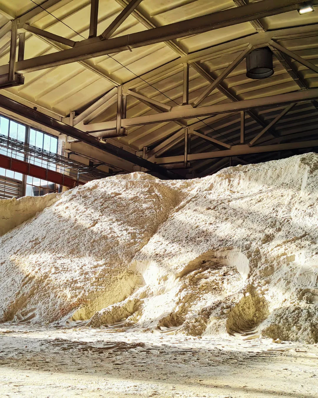 Bulk mineral stock coordination inside the warehouse